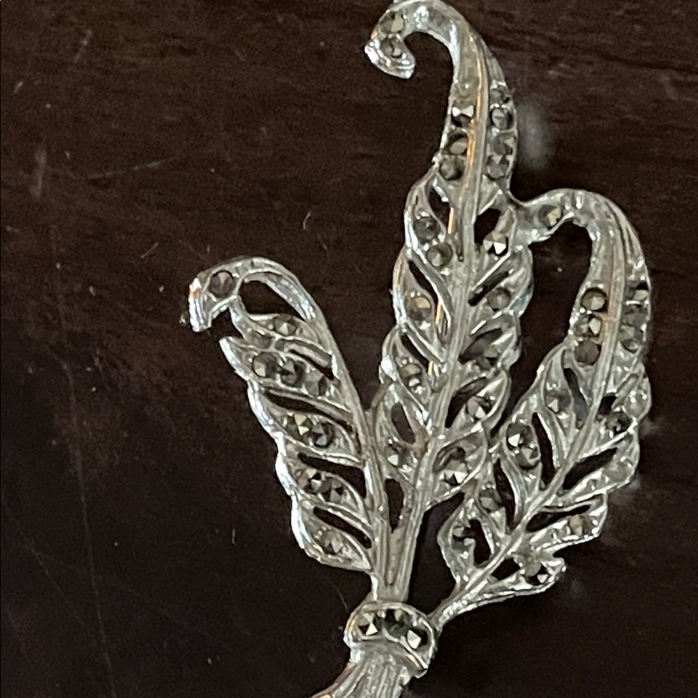 Vintage Rhinestone Silver Leaf Brooch - Picture 3 of 5